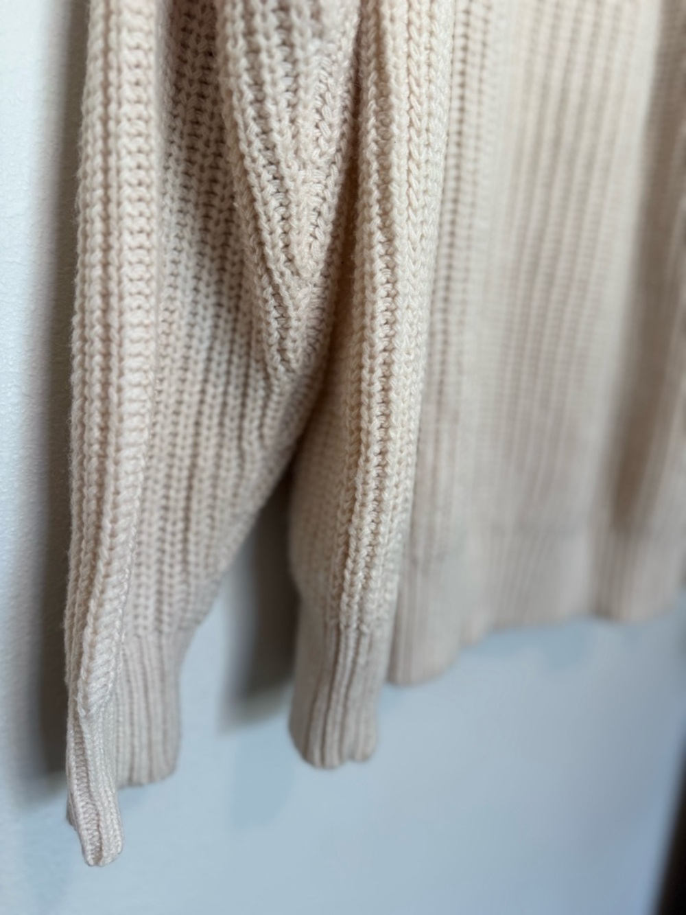 Uniqlo Mid-Gauge Cream Ribbed Knit Sweater - Picture 7 of 8